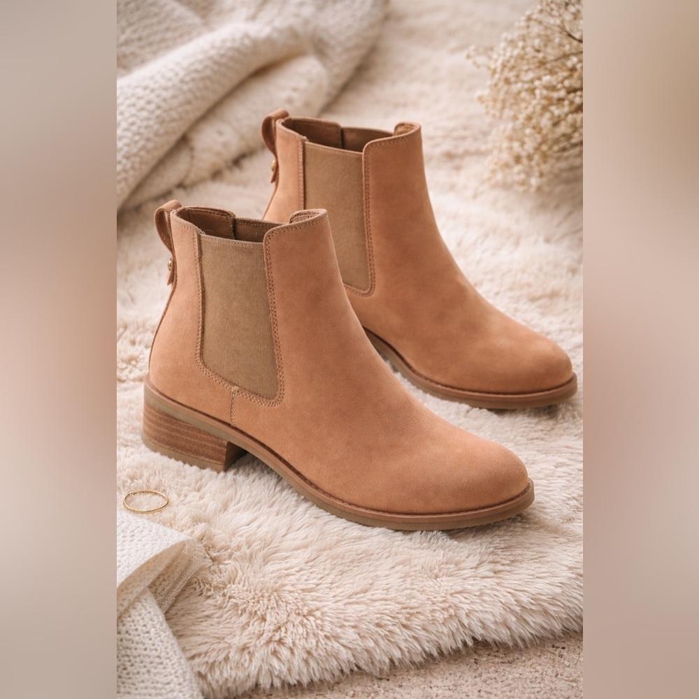 BOOTS